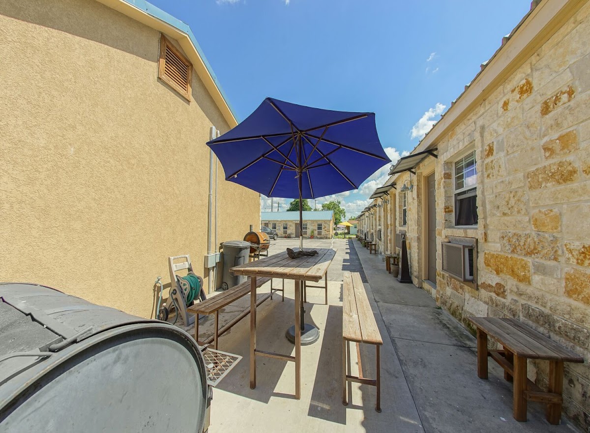 Star Inn Hotel & Suites